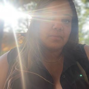 Meet your Posher, Yenny